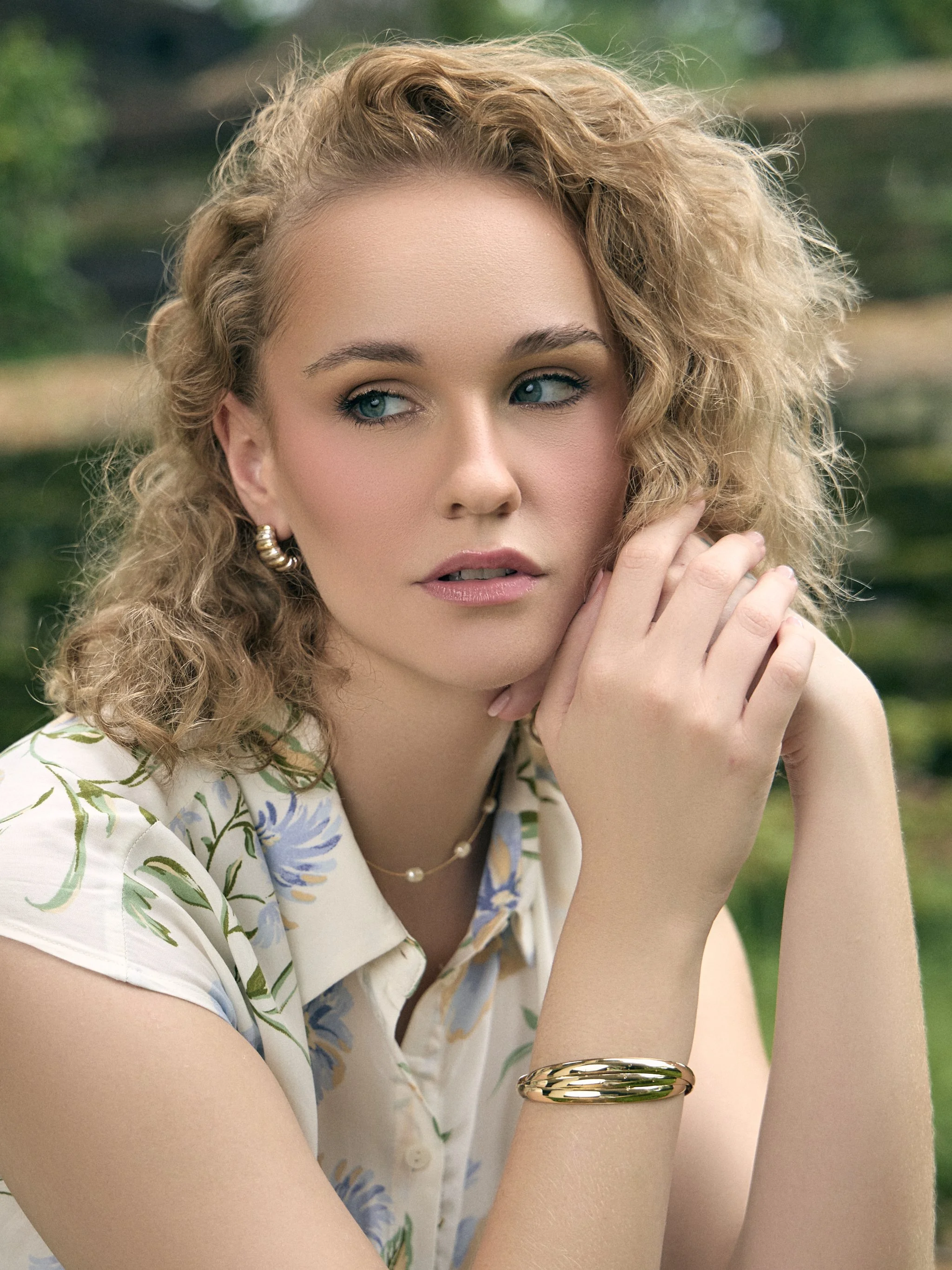 Soft natural glam with timeless romantic makeup